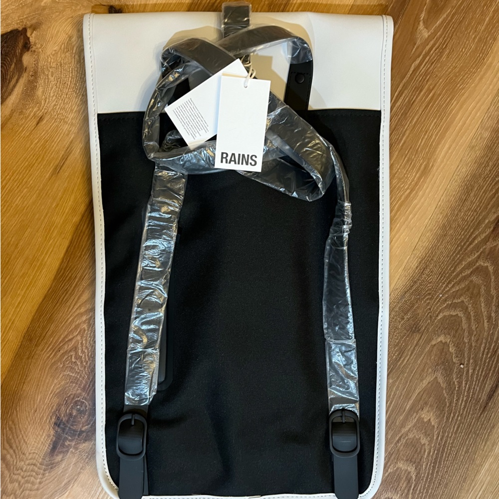 NWT RAINS backpack. - Picture 2 of 2